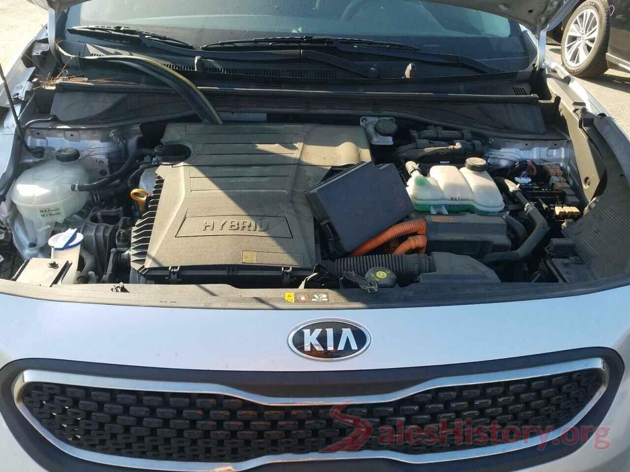 KNDCB3LC3J5110303 2018 KIA NIRO