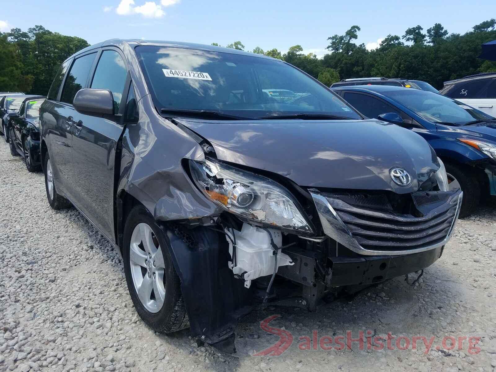 5TDKZ3DC9HS813981 2017 TOYOTA SIENNA