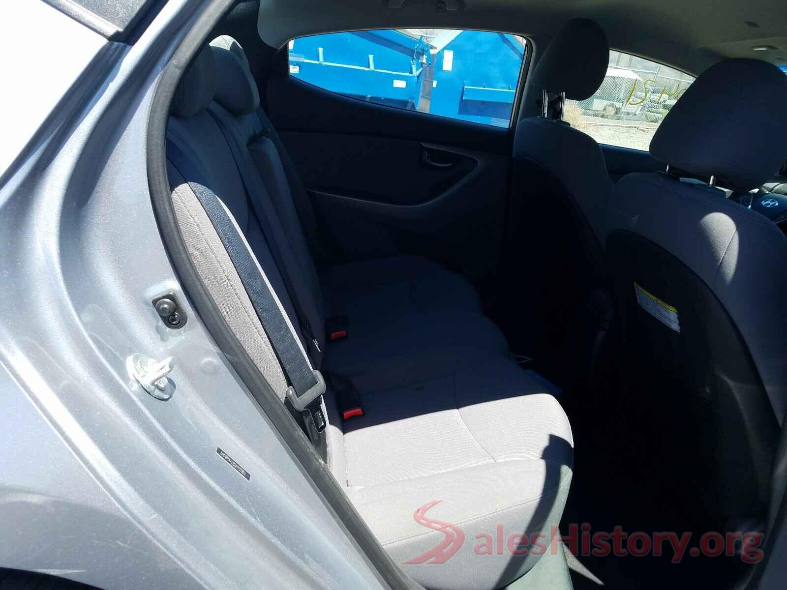 5NPDH4AE8GH707811 2016 HYUNDAI ELANTRA