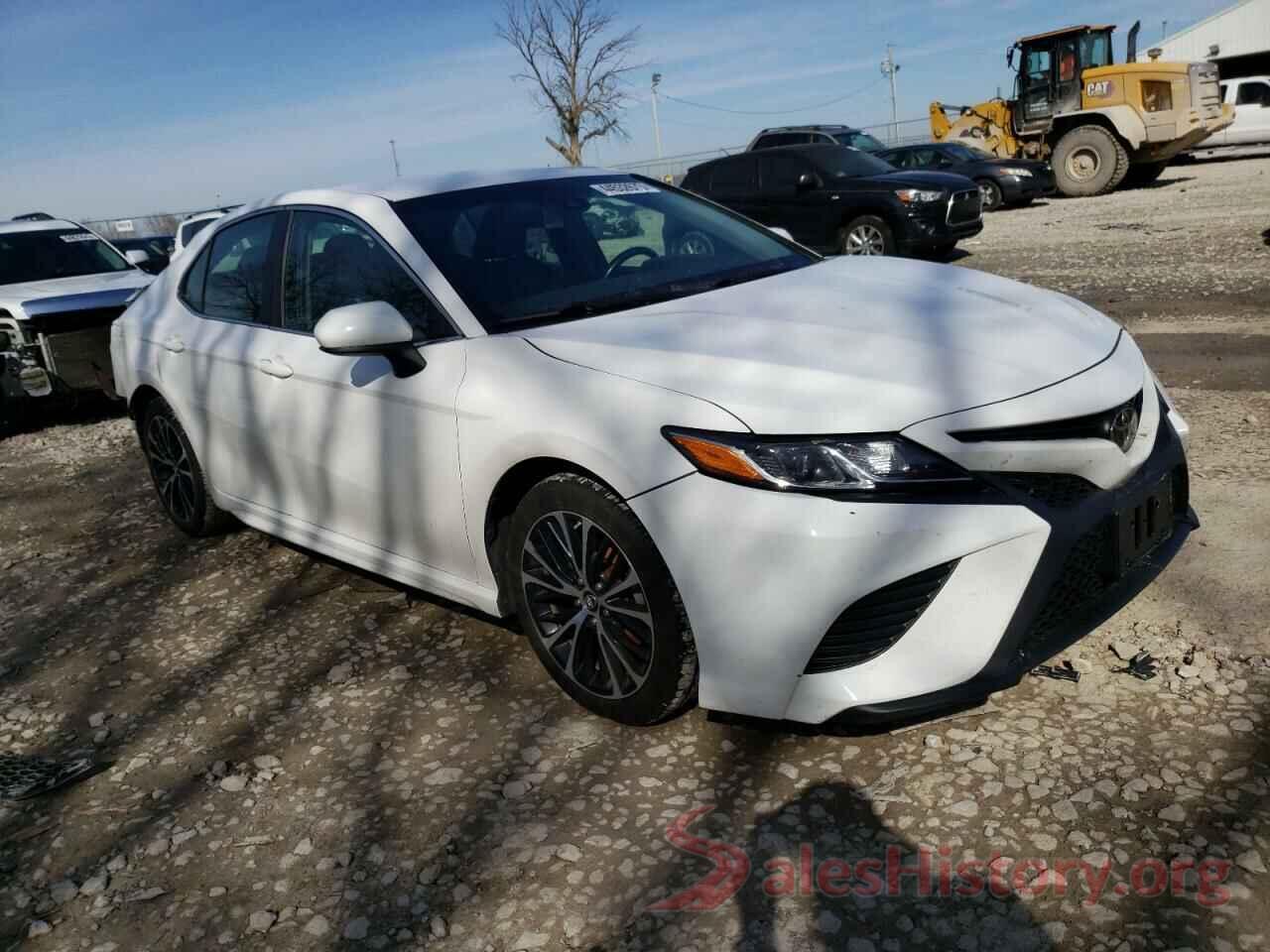 4T1B11HK9JU621549 2018 TOYOTA CAMRY