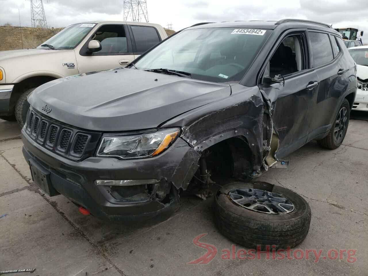 3C4NJDDB1KT627396 2019 JEEP COMPASS