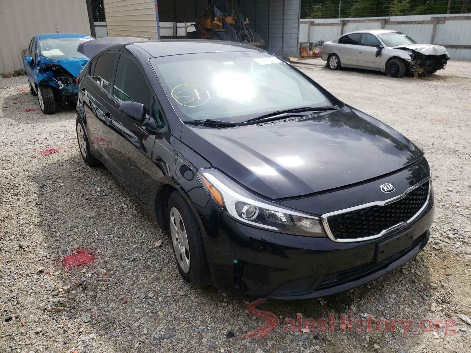 3KPFK4A7XHE160588 2017 KIA FORTE