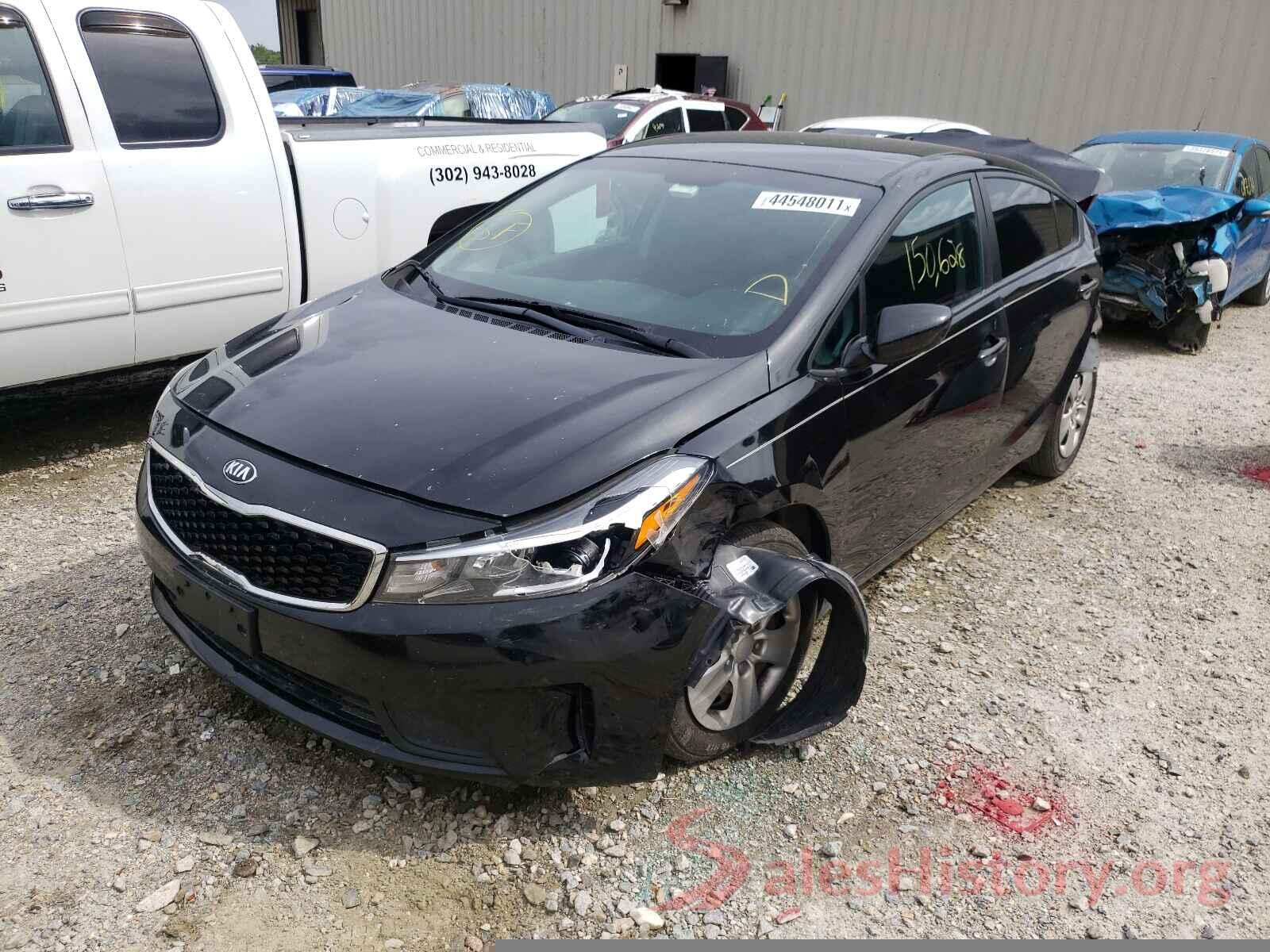 3KPFK4A7XHE160588 2017 KIA FORTE