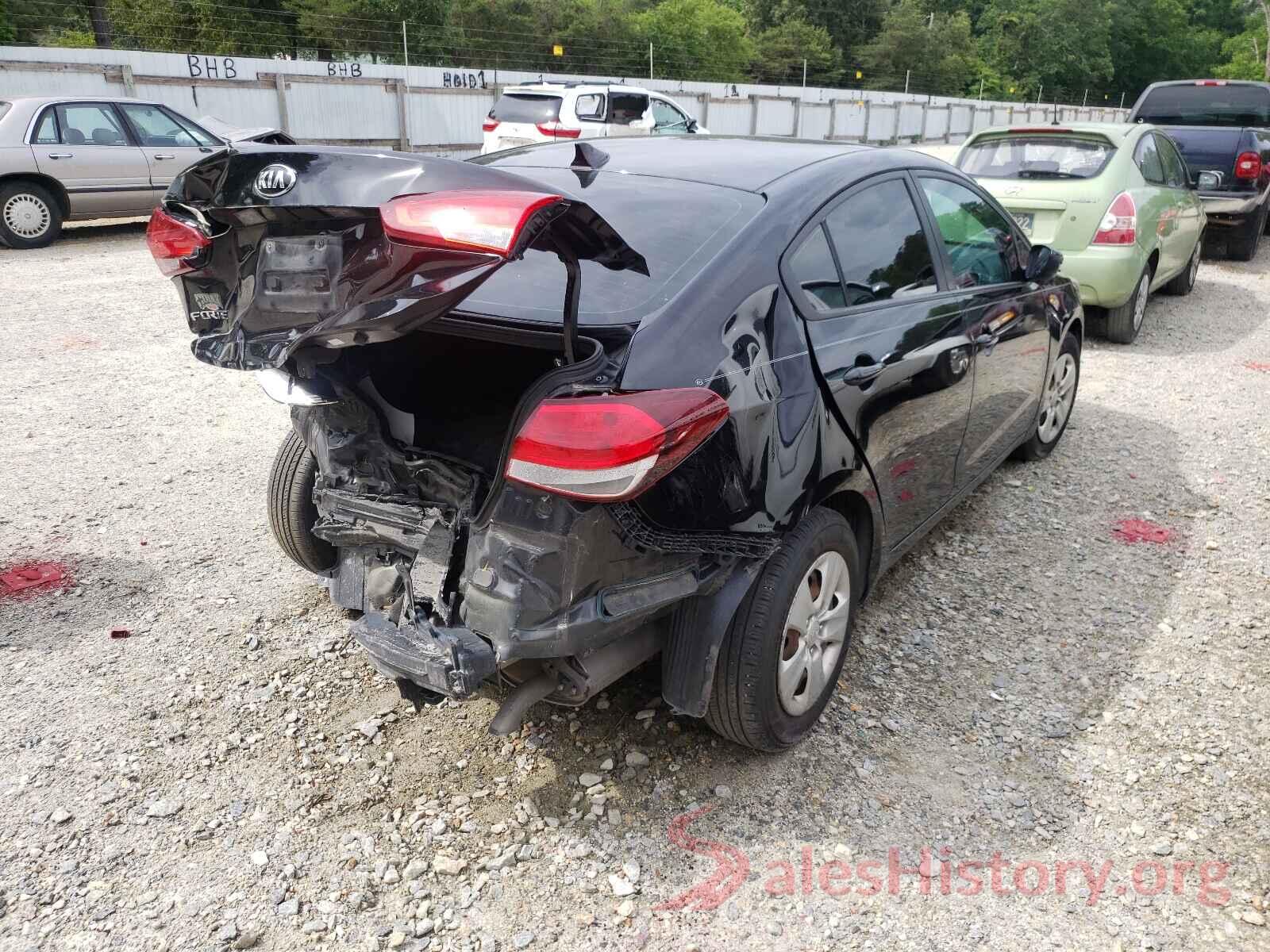 3KPFK4A7XHE160588 2017 KIA FORTE