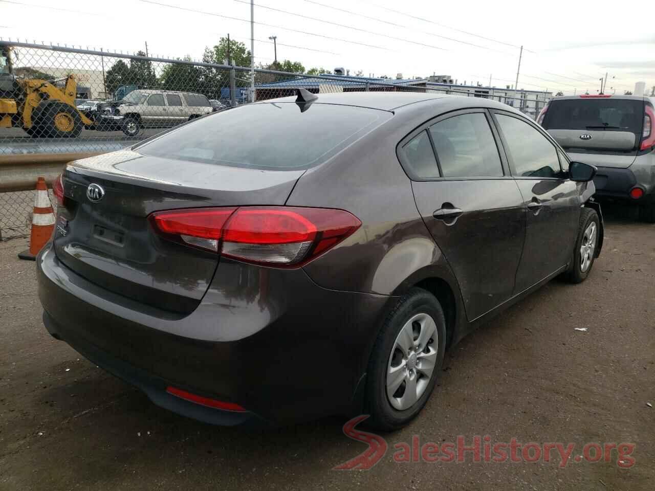 3KPFK4A70HE152371 2017 KIA FORTE