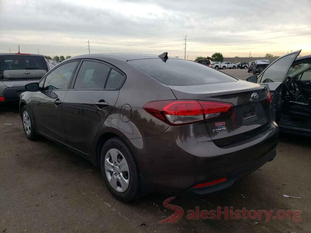 3KPFK4A70HE152371 2017 KIA FORTE