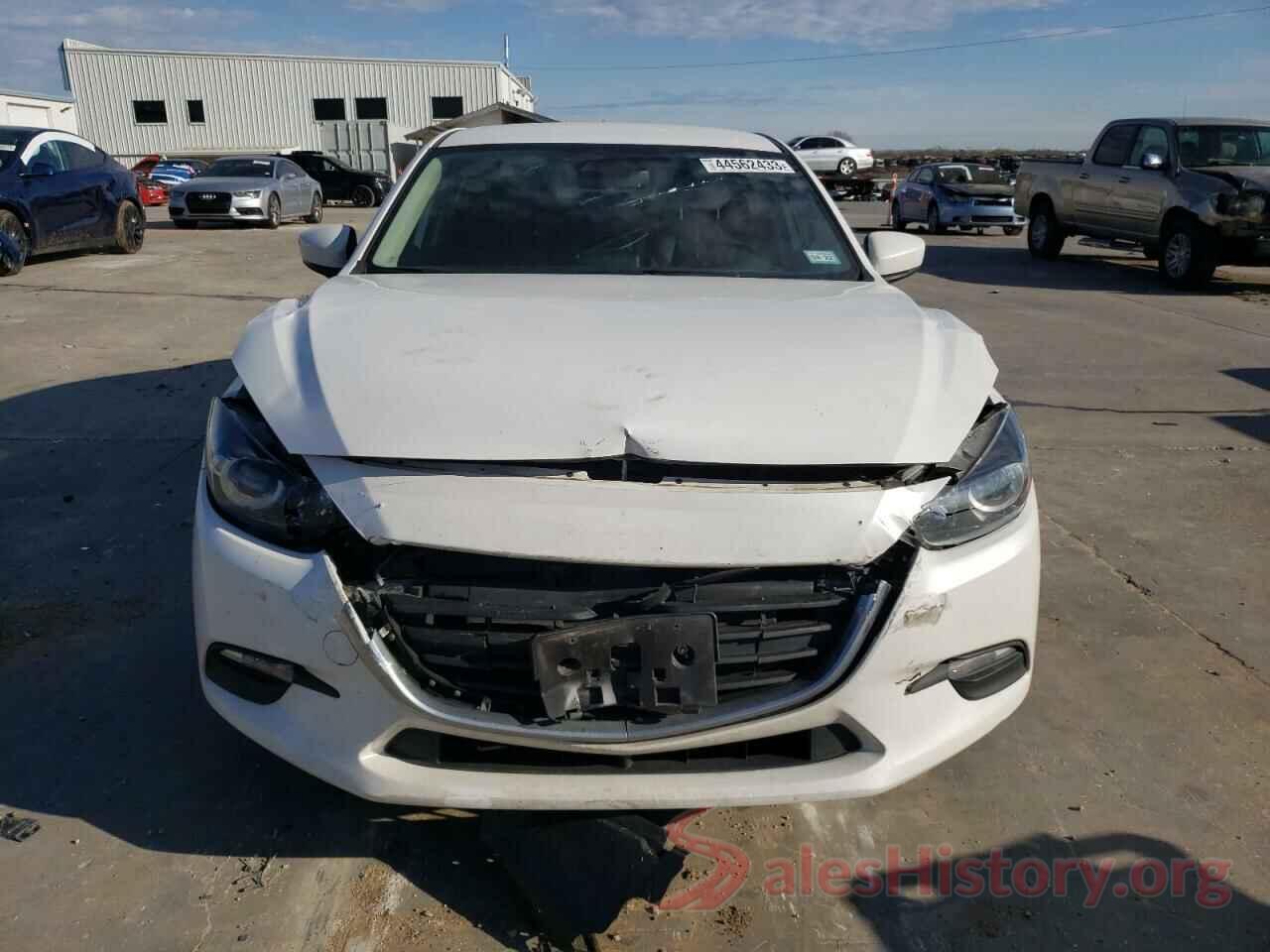 3MZBN1V32JM270779 2018 MAZDA 3