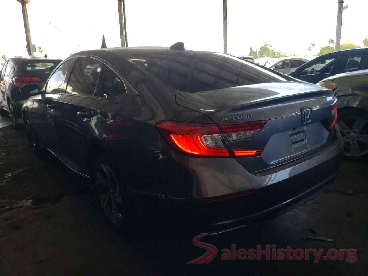 1HGCV1F52JA055795 2018 HONDA ACCORD