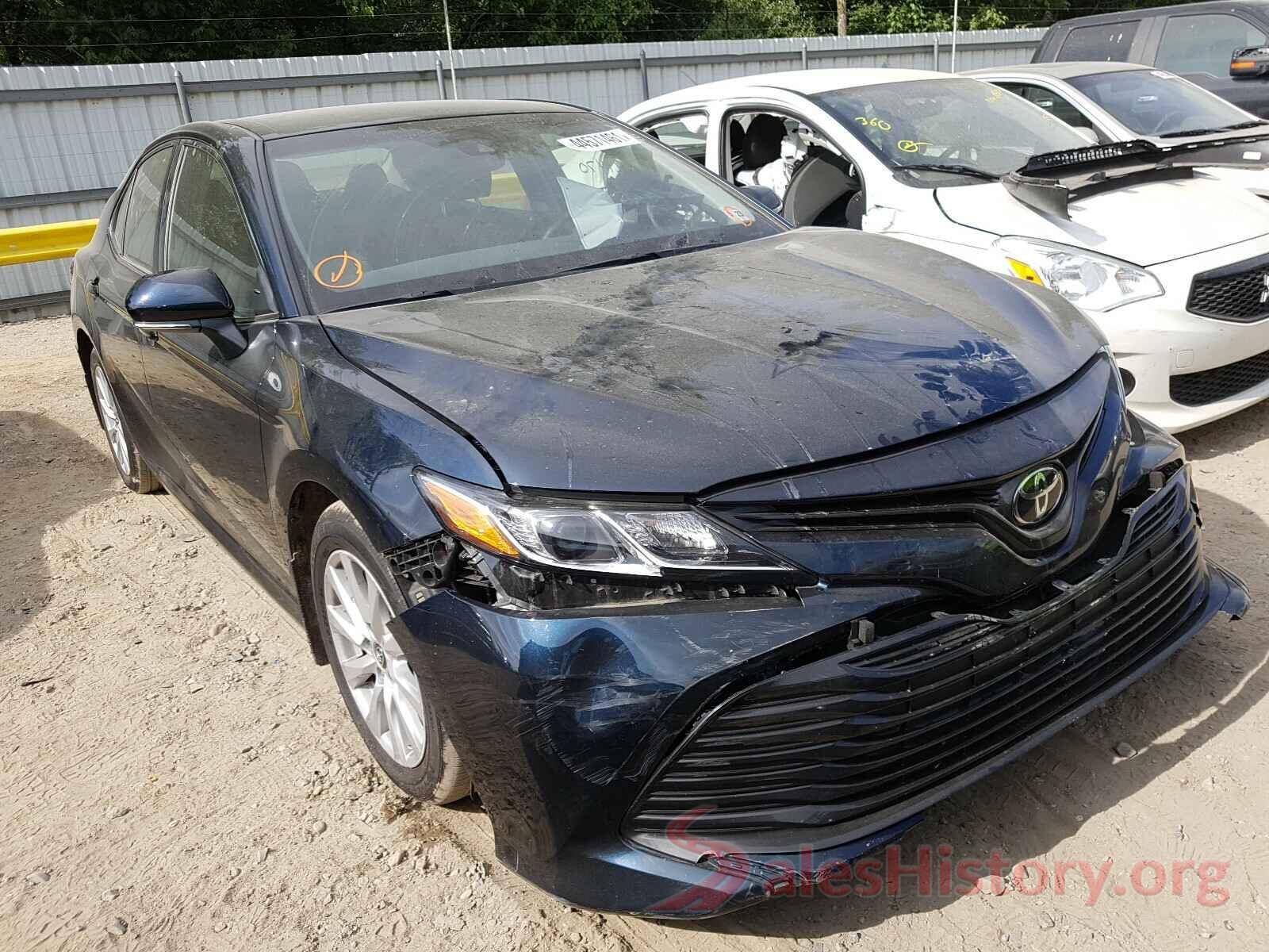 JTNB11HK5J3037946 2018 TOYOTA CAMRY