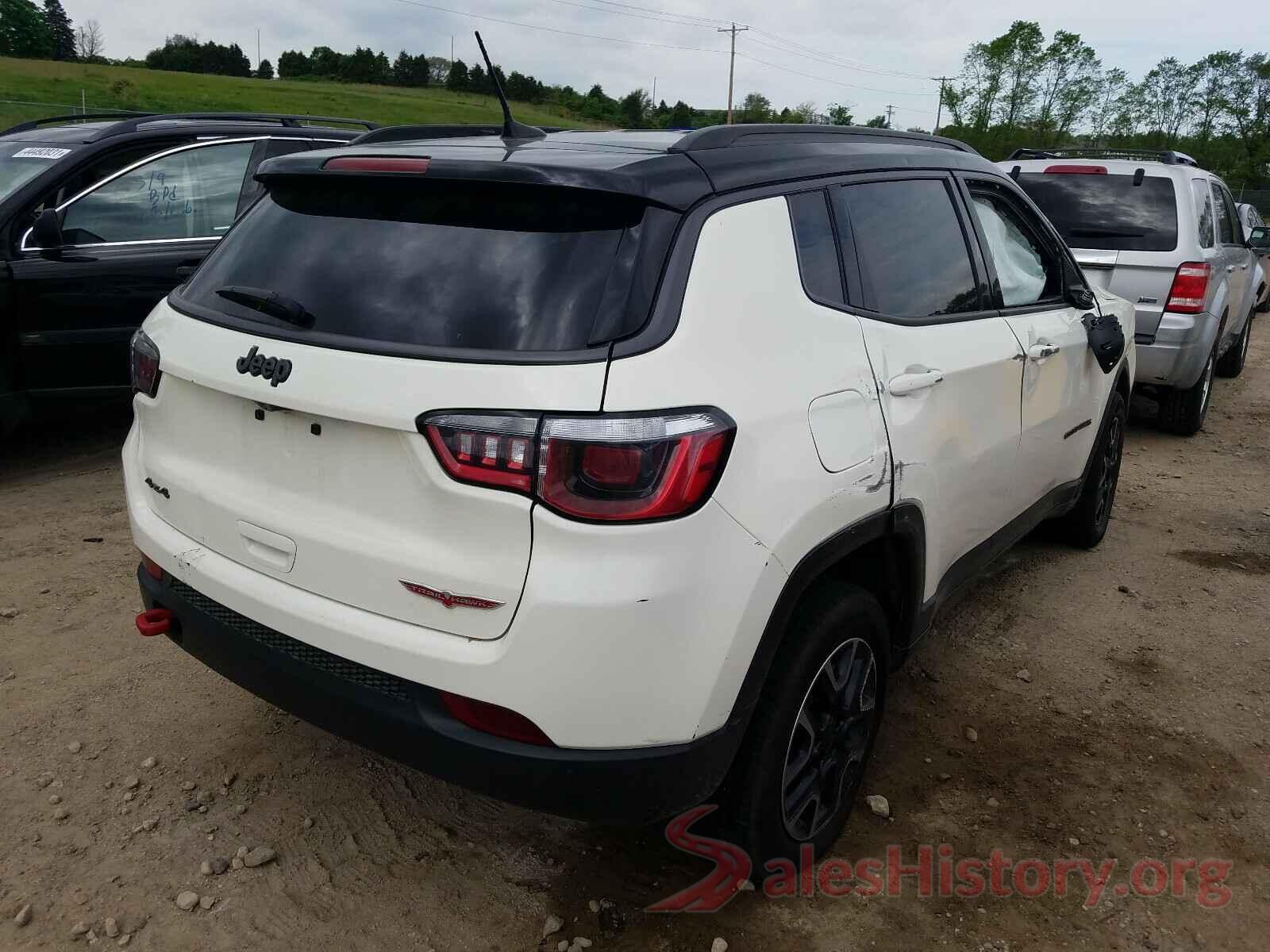 3C4NJDDB2KT660472 2019 JEEP COMPASS