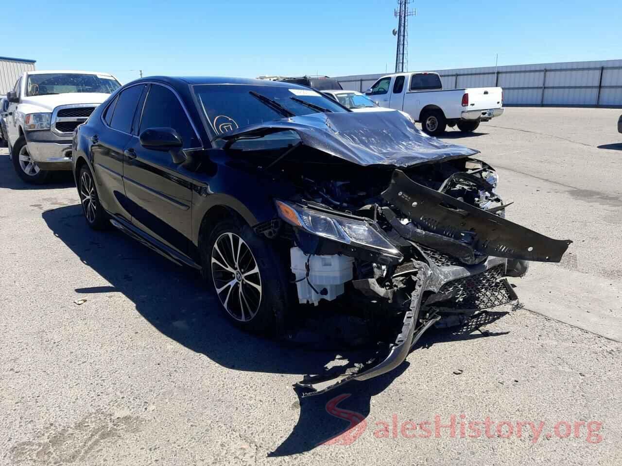 4T1B11HK7JU602031 2018 TOYOTA CAMRY