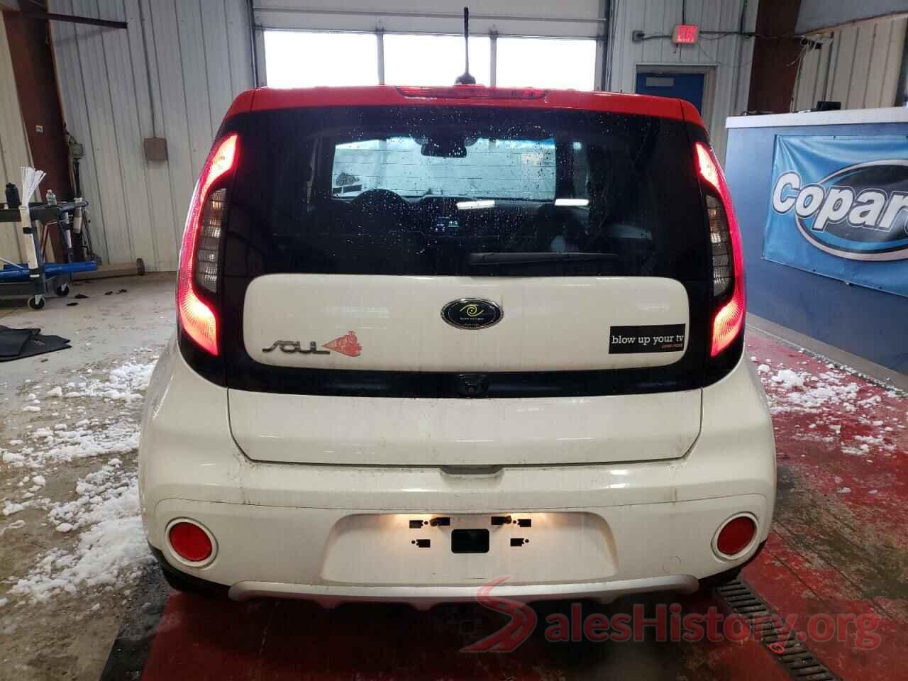 KNDJP3A53J7564472 2018 KIA SOUL