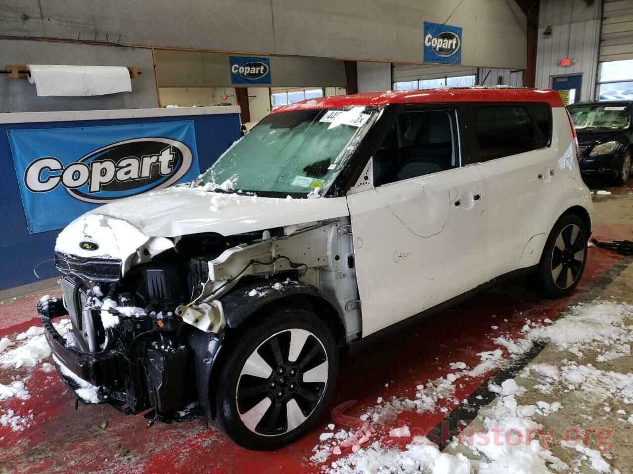 KNDJP3A53J7564472 2018 KIA SOUL