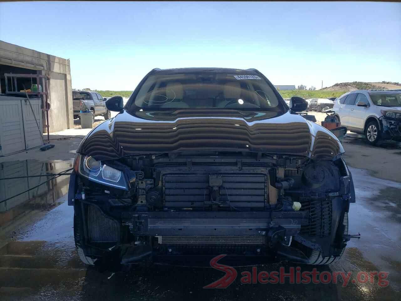 SADCJ2FX8KA393662 2019 JAGUAR F-PACE