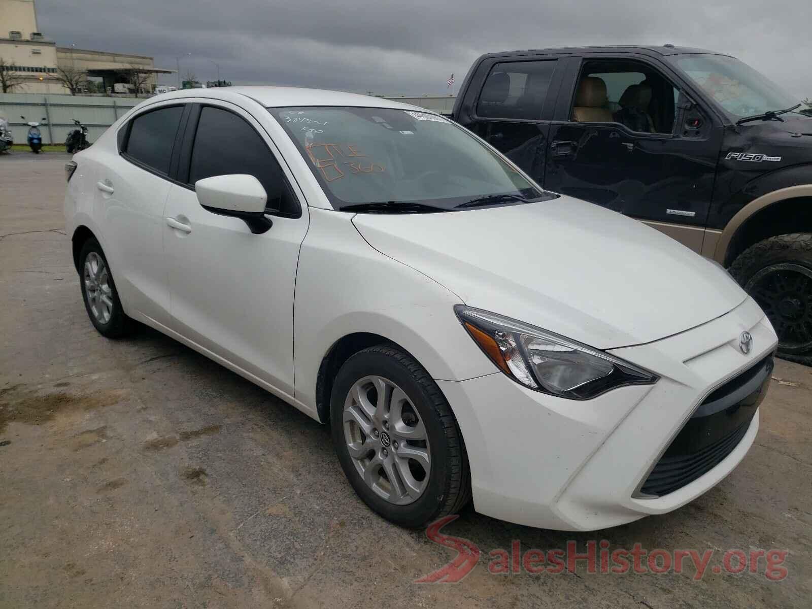 3MYDLBYV7JY306562 2018 TOYOTA YARIS