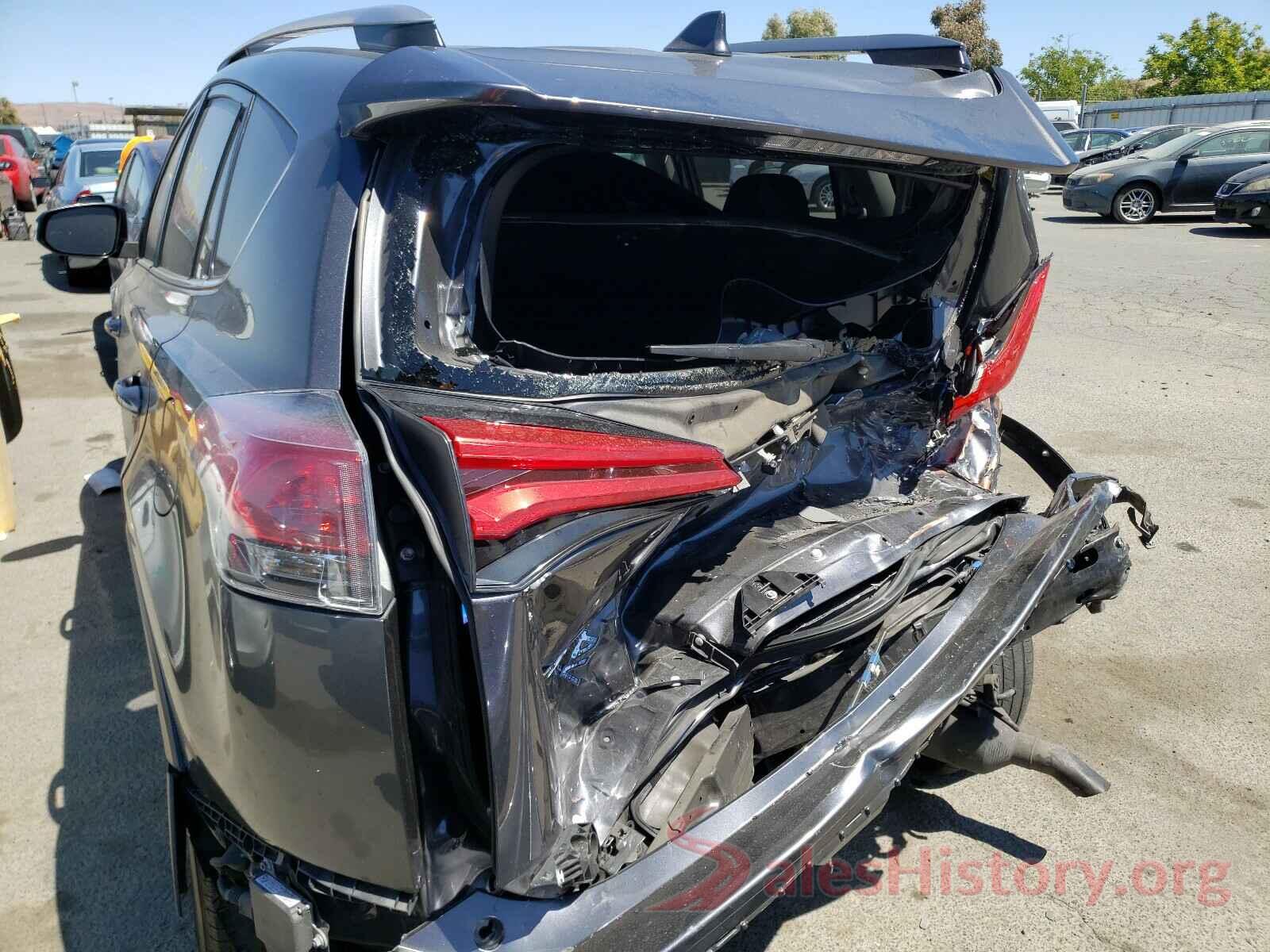 JTMWFREV6JD125452 2018 TOYOTA RAV4