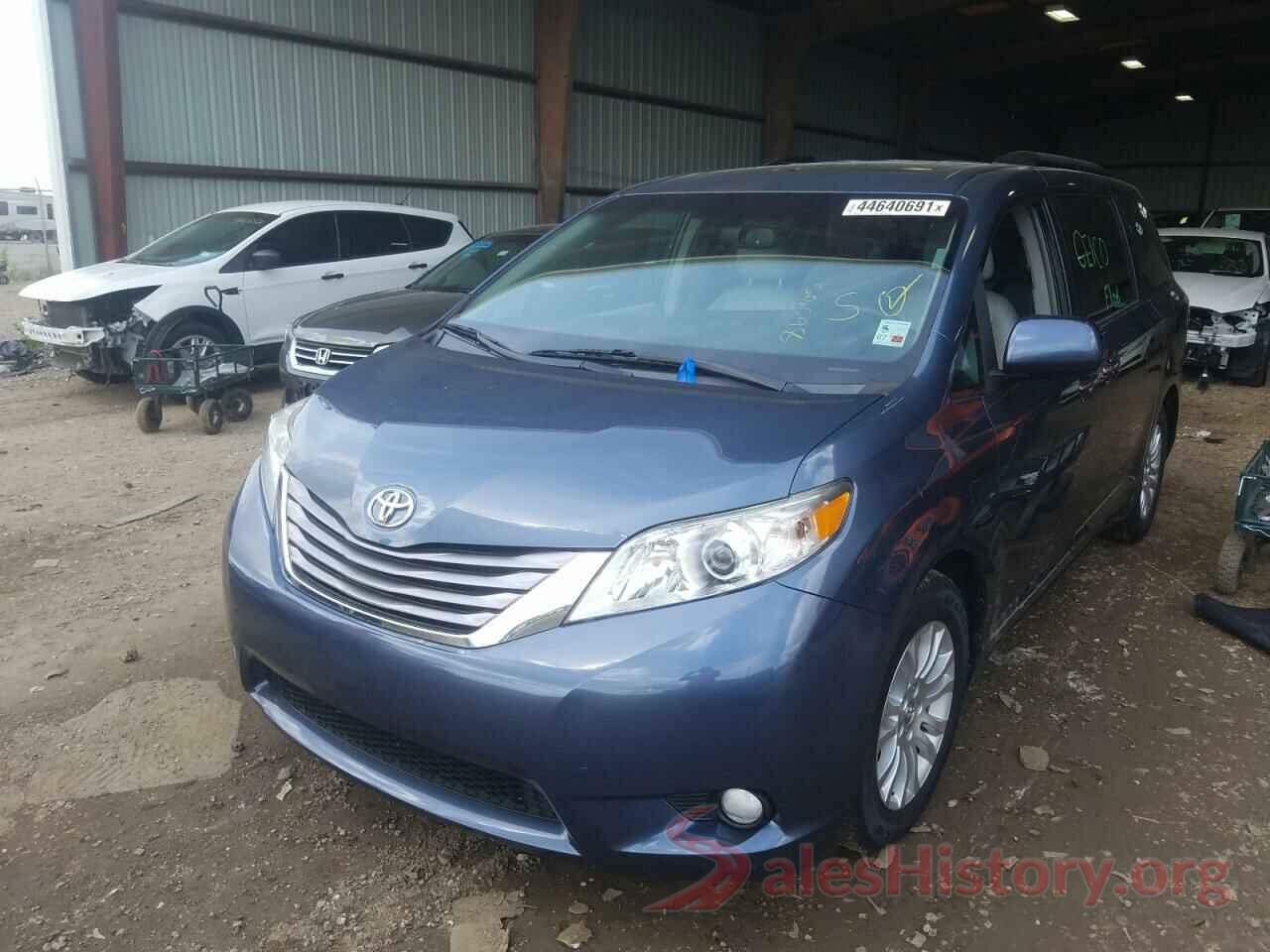 5TDYZ3DC1HS863705 2017 TOYOTA SIENNA