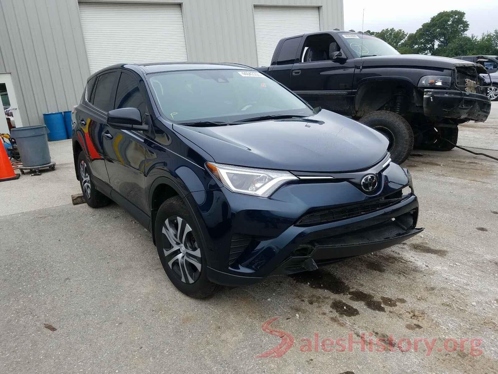 2T3BFREV7JW772329 2018 TOYOTA RAV4