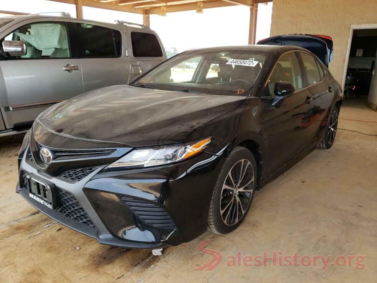 JTNB11HKXJ3040440 2018 TOYOTA CAMRY