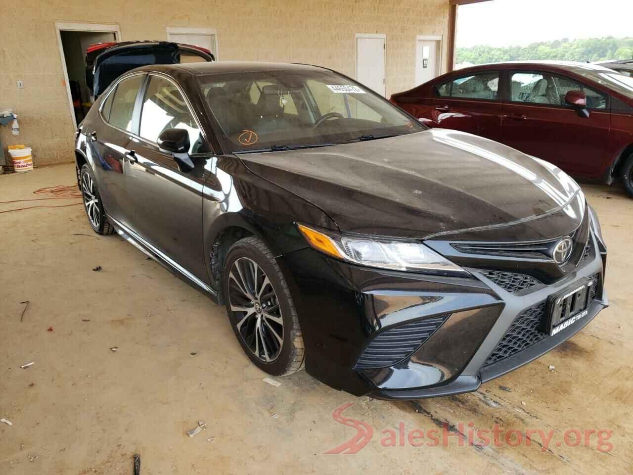 JTNB11HKXJ3040440 2018 TOYOTA CAMRY