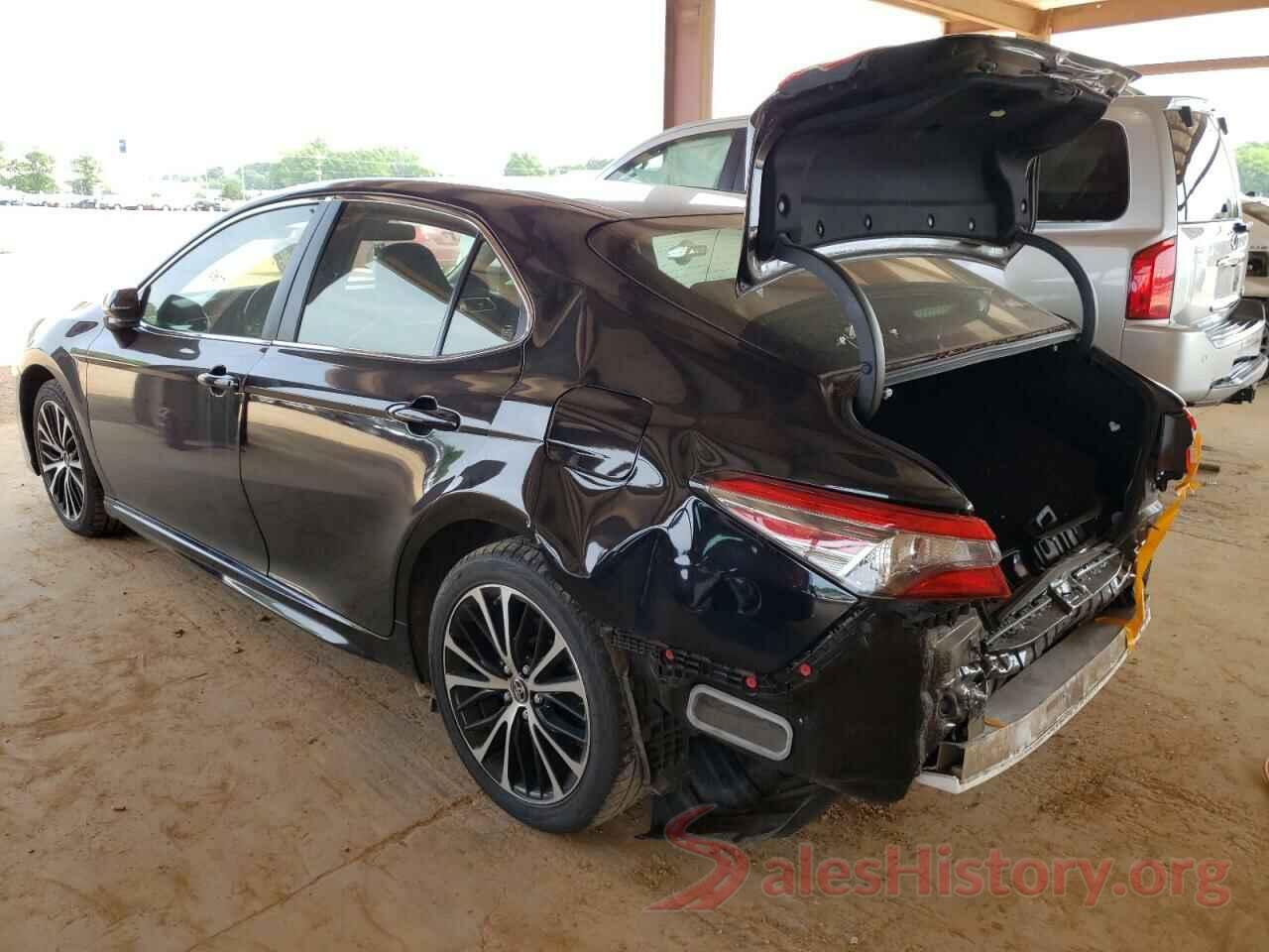 JTNB11HKXJ3040440 2018 TOYOTA CAMRY