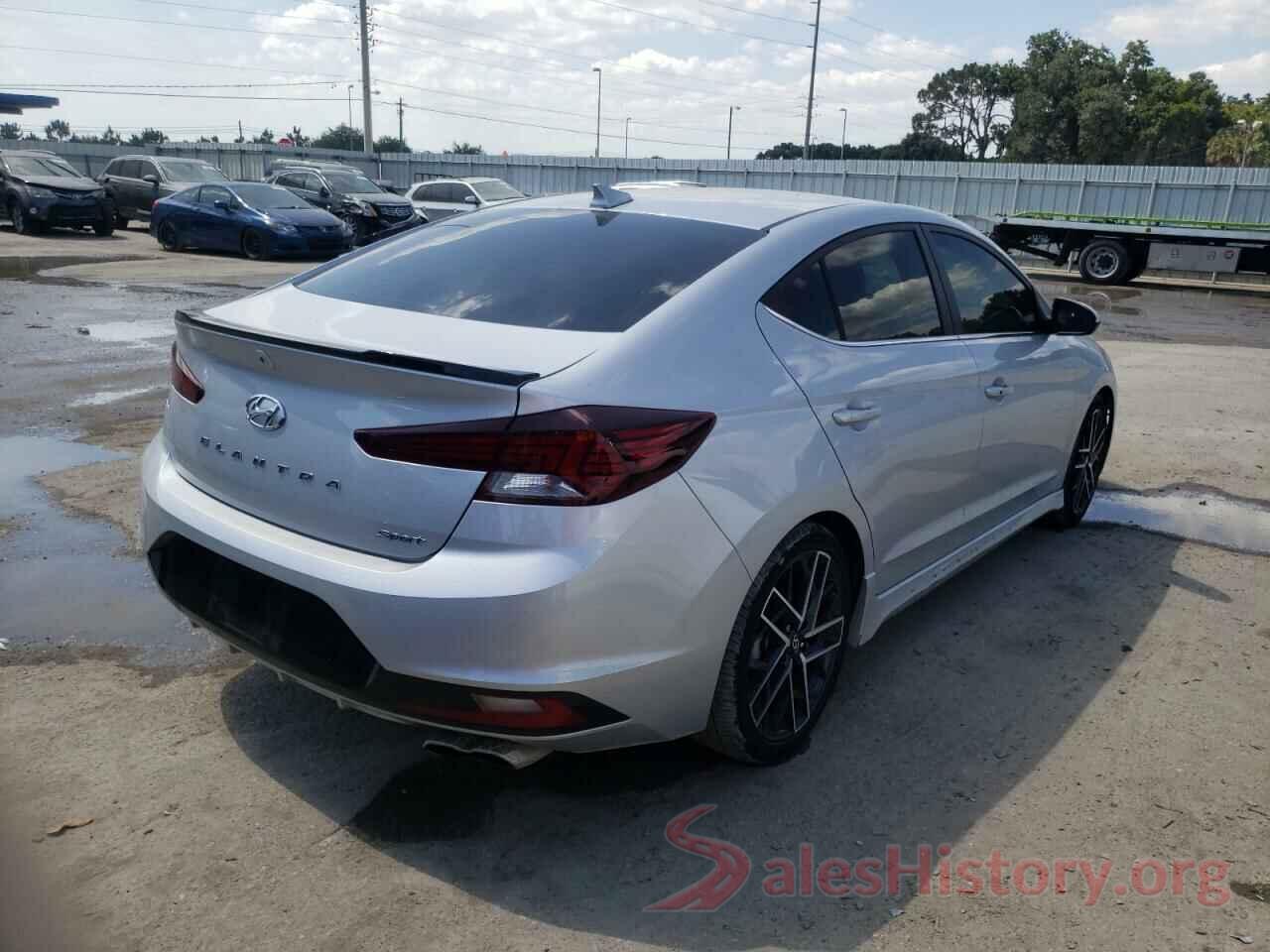 KMHD04LB9KU813608 2019 HYUNDAI ELANTRA