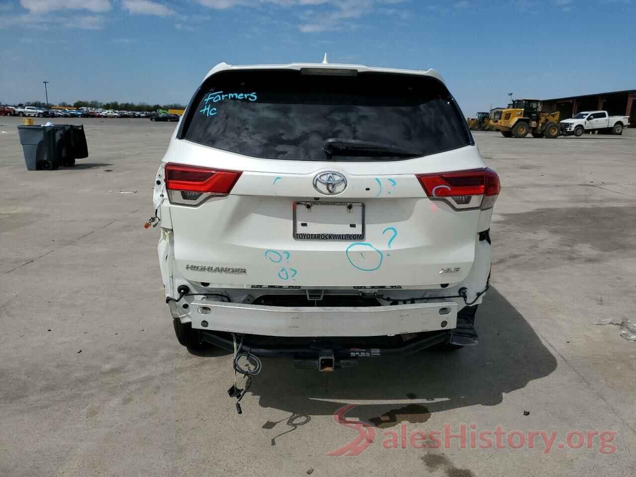 5TDKZRFH8JS529761 2018 TOYOTA HIGHLANDER