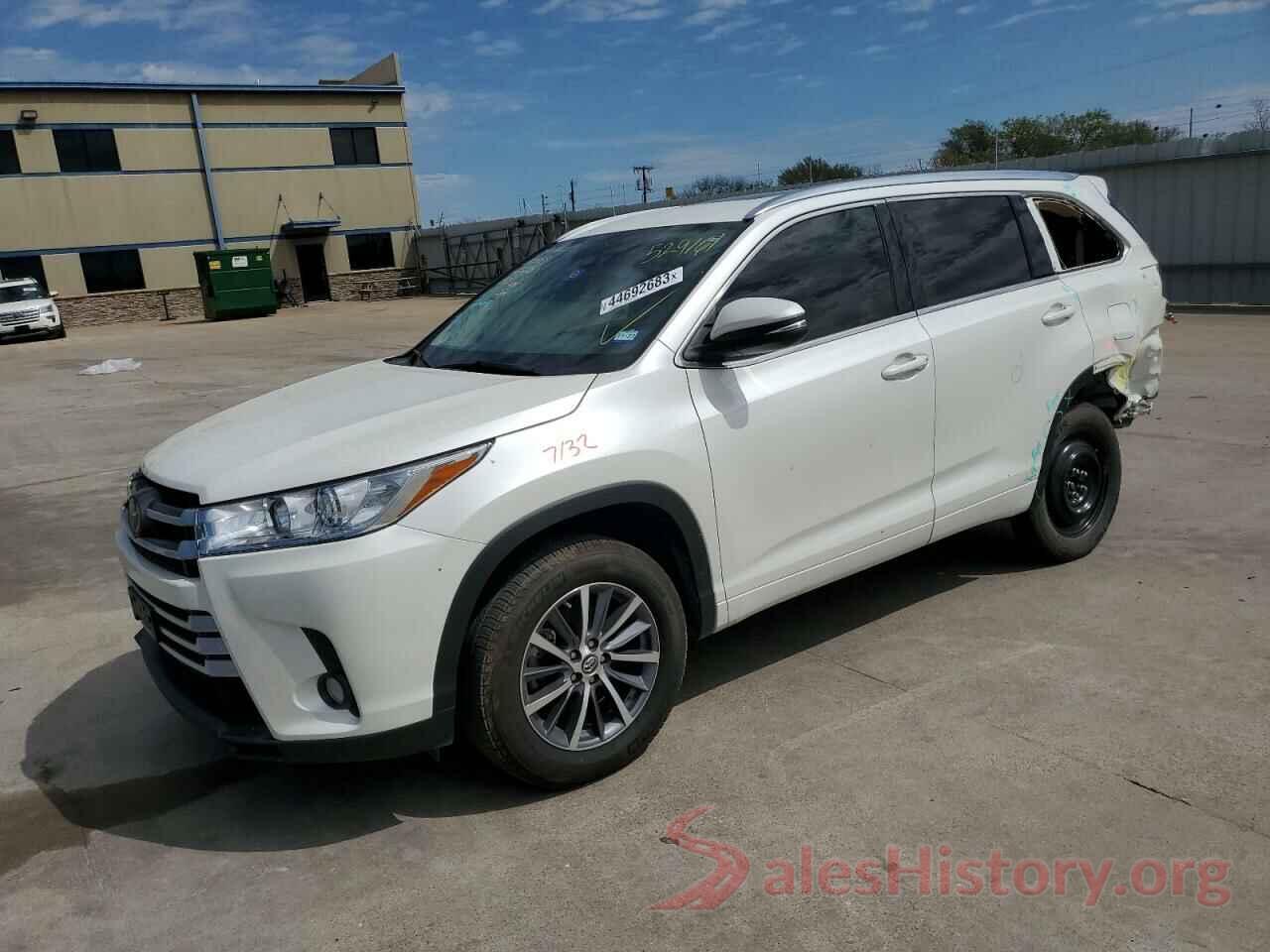 5TDKZRFH8JS529761 2018 TOYOTA HIGHLANDER