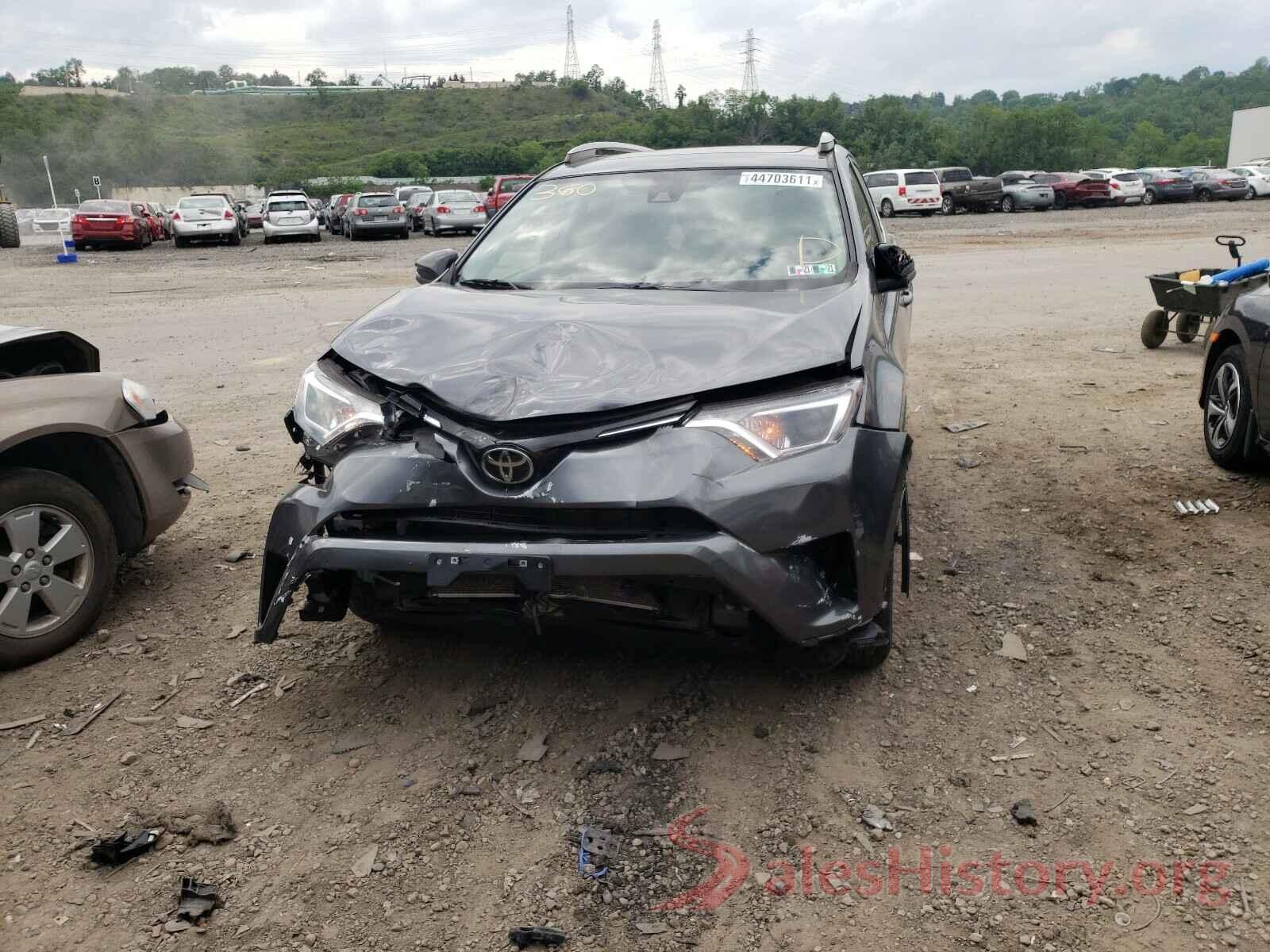 JTMRFREV1HD210285 2017 TOYOTA RAV4