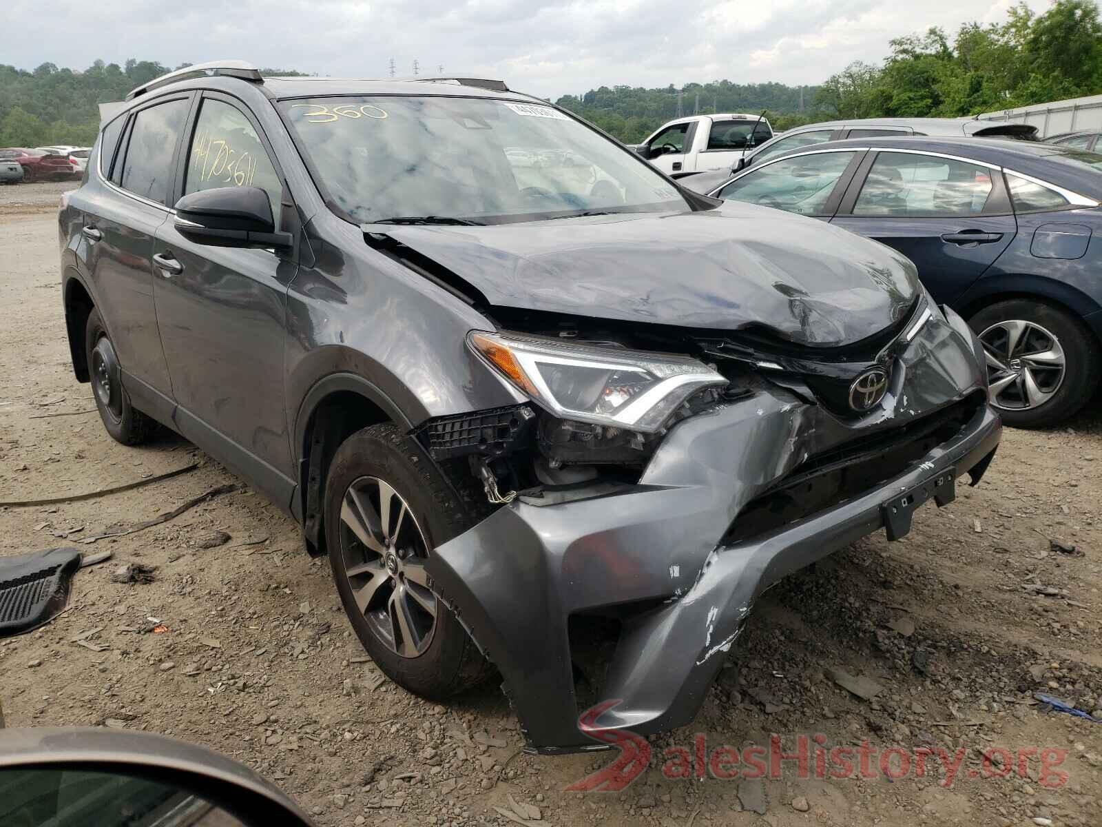 JTMRFREV1HD210285 2017 TOYOTA RAV4