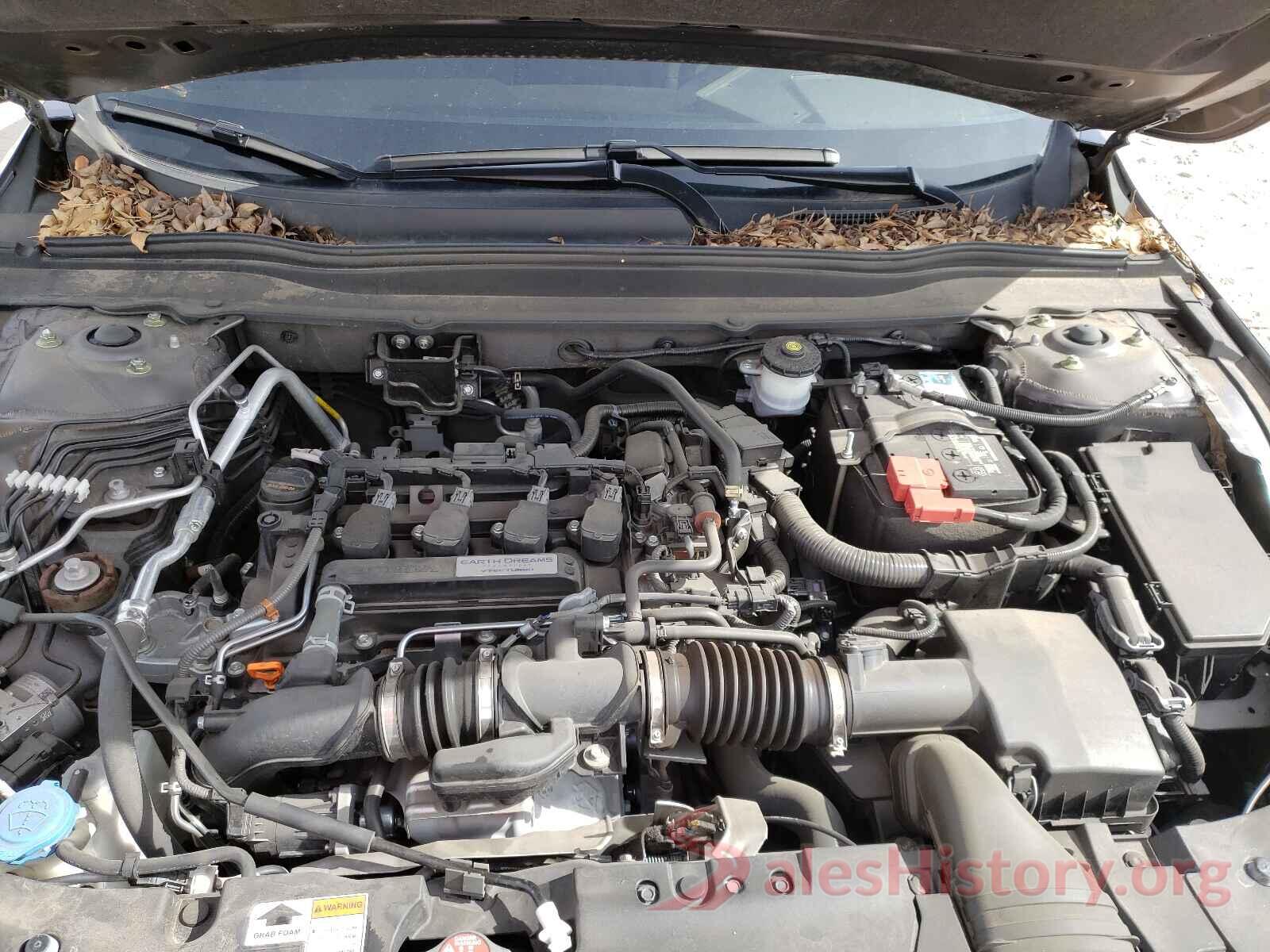 1HGCV1F52JA185303 2018 HONDA ACCORD