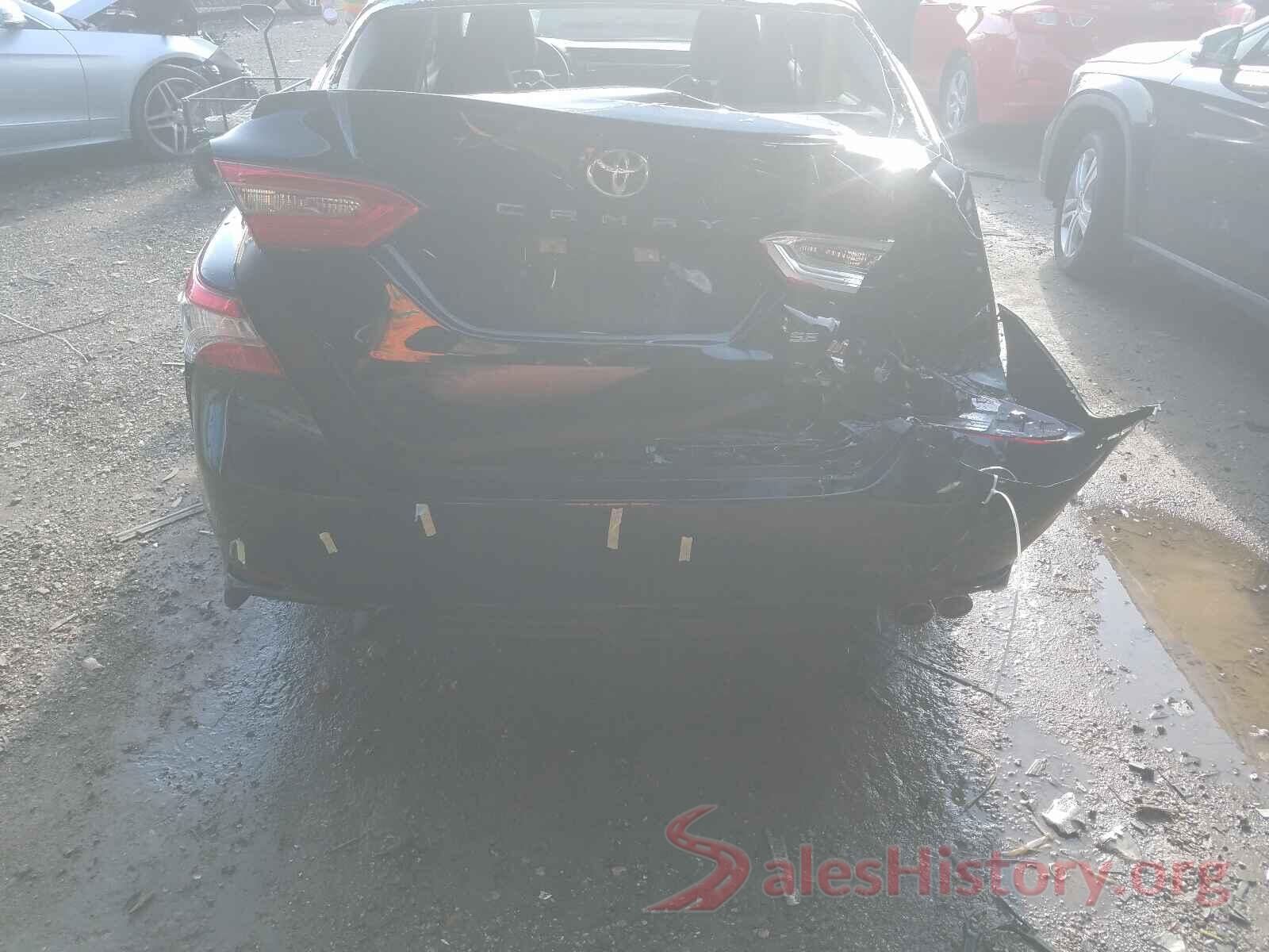 4T1B11HK6JU670045 2018 TOYOTA CAMRY