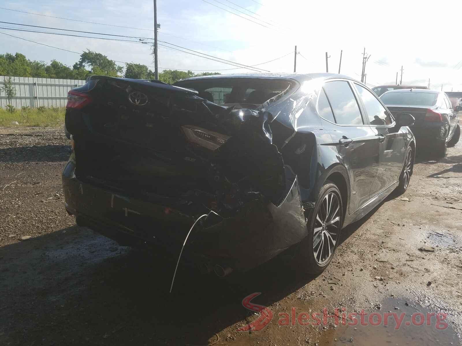 4T1B11HK6JU670045 2018 TOYOTA CAMRY