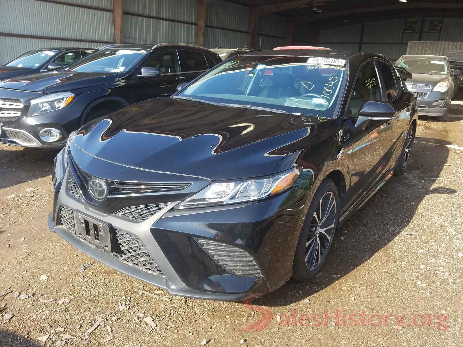 4T1B11HK6JU670045 2018 TOYOTA CAMRY