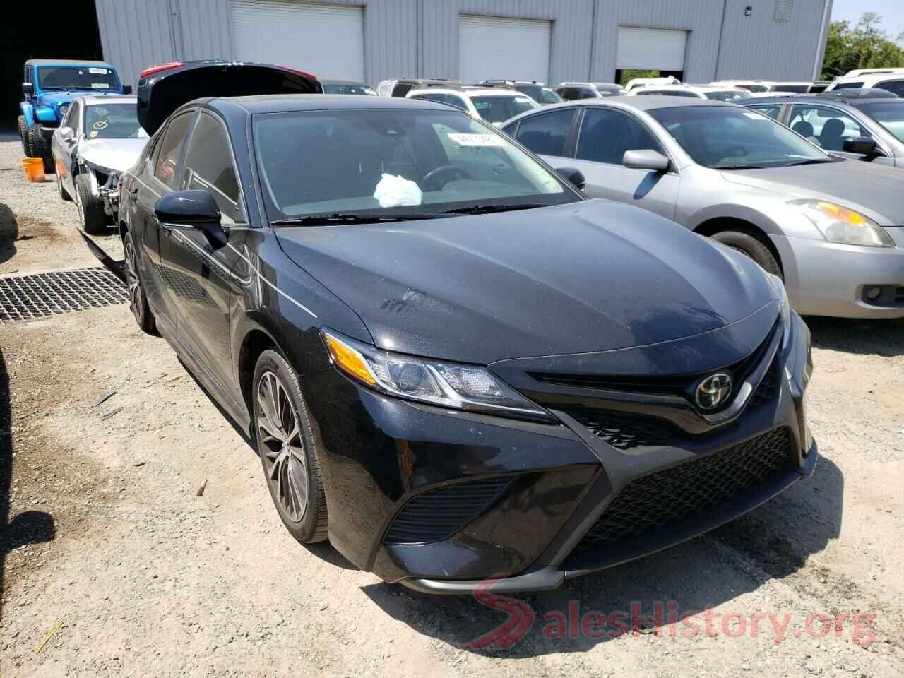 4T1B11HKXKU702304 2019 TOYOTA CAMRY