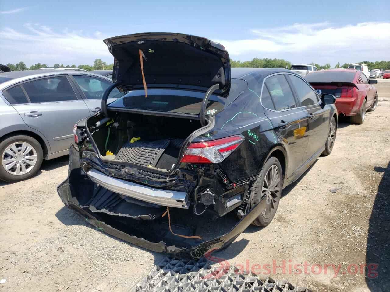 4T1B11HKXKU702304 2019 TOYOTA CAMRY