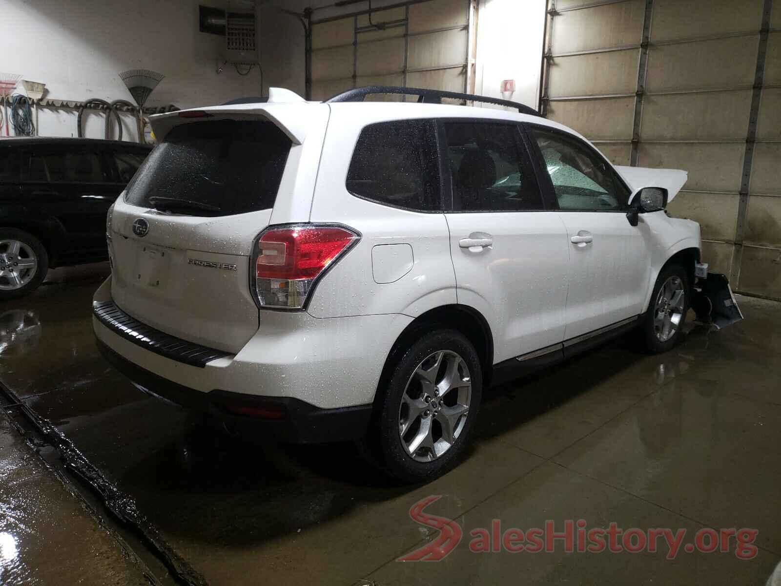 JF2SJAWC3JH559916 2018 SUBARU FORESTER