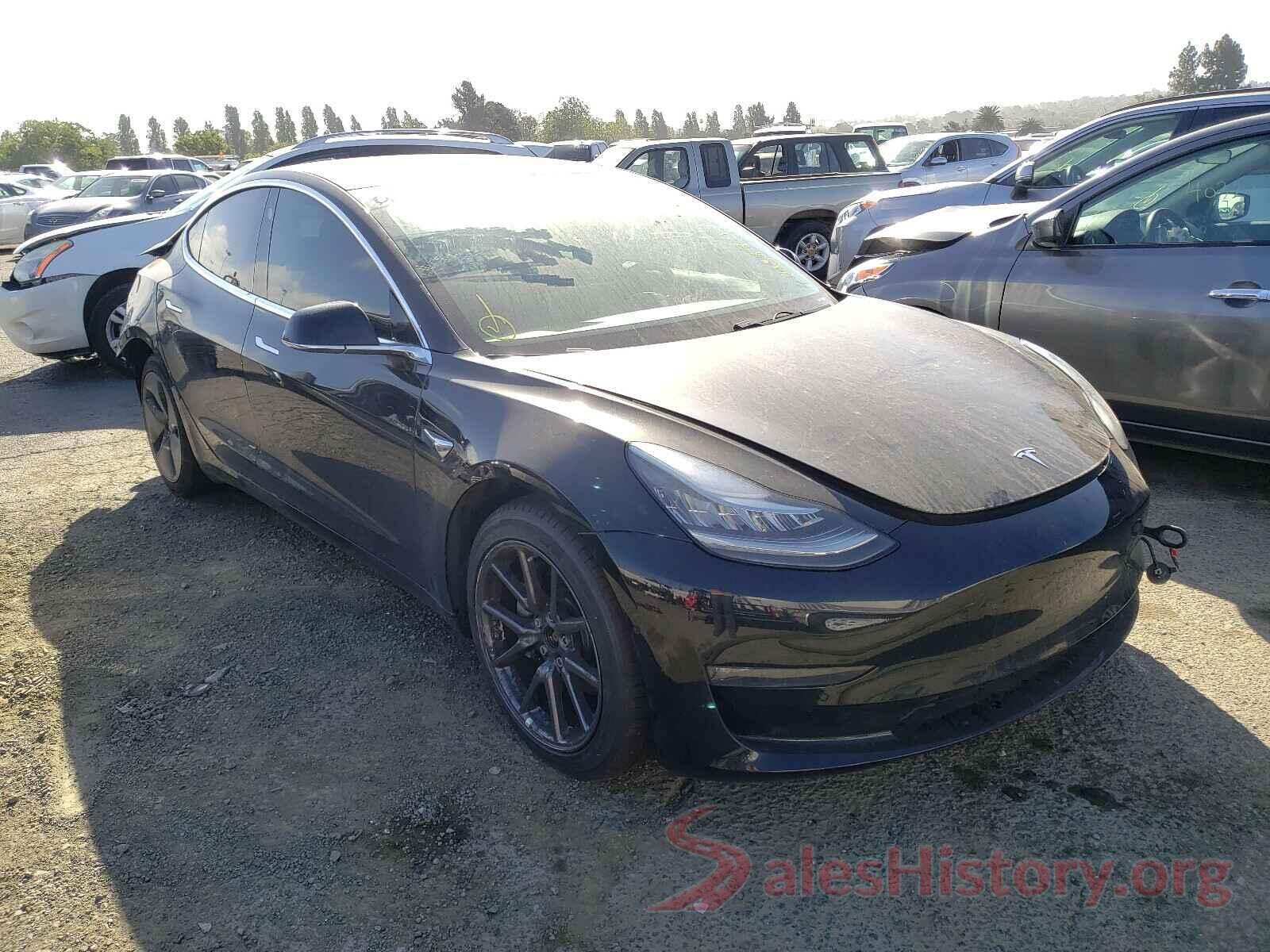 5YJ3E1EB0JF073306 2018 TESLA MODEL 3