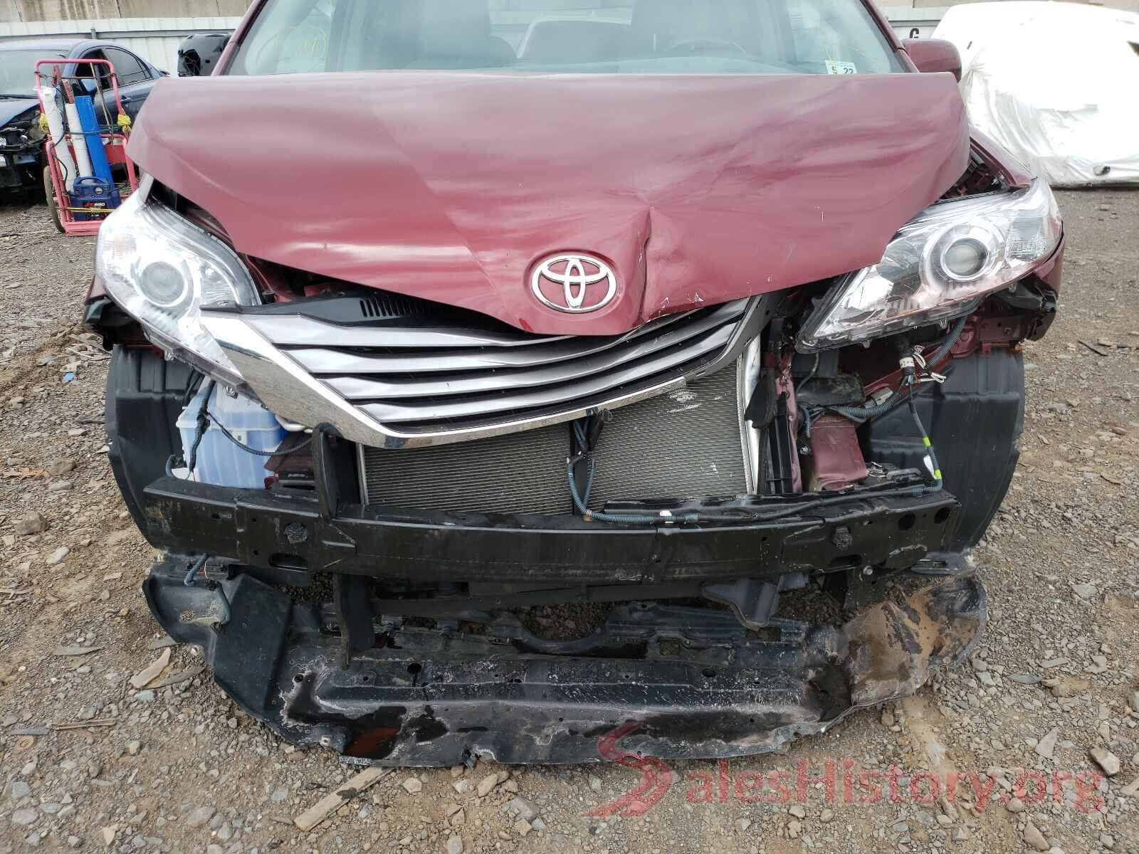 5TDYZ3DC3HS851085 2017 TOYOTA SIENNA