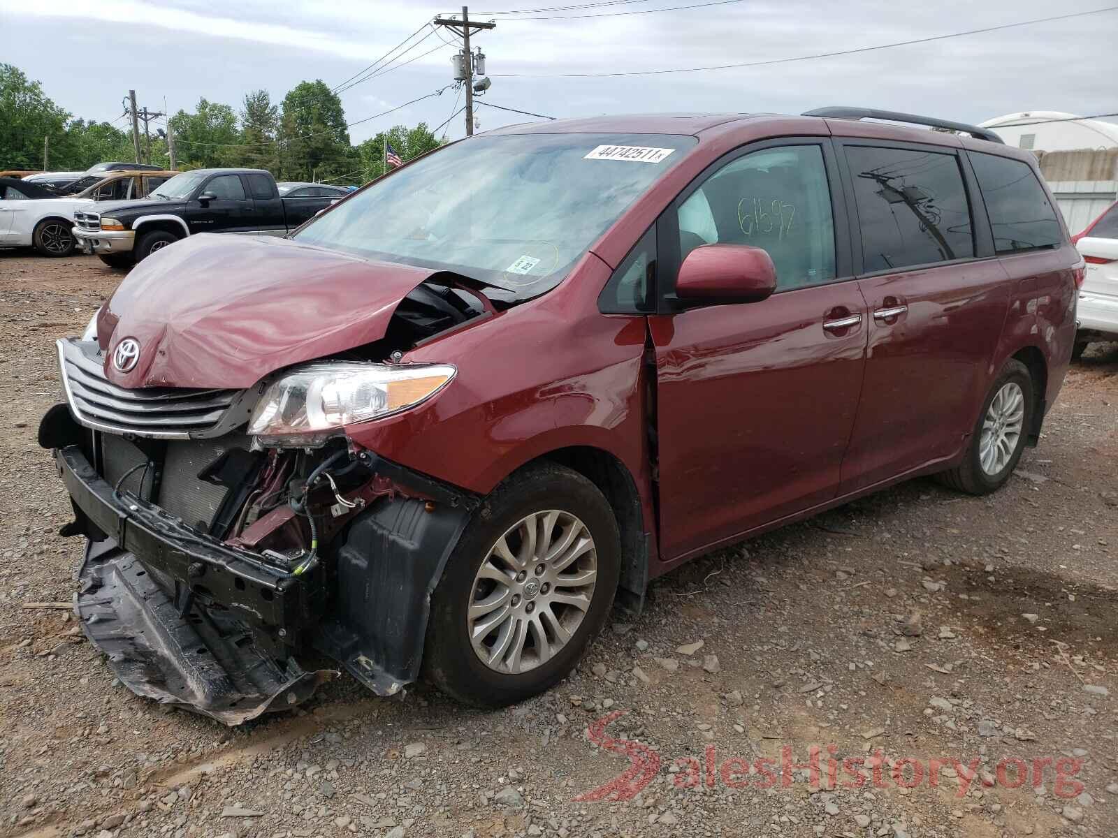 5TDYZ3DC3HS851085 2017 TOYOTA SIENNA