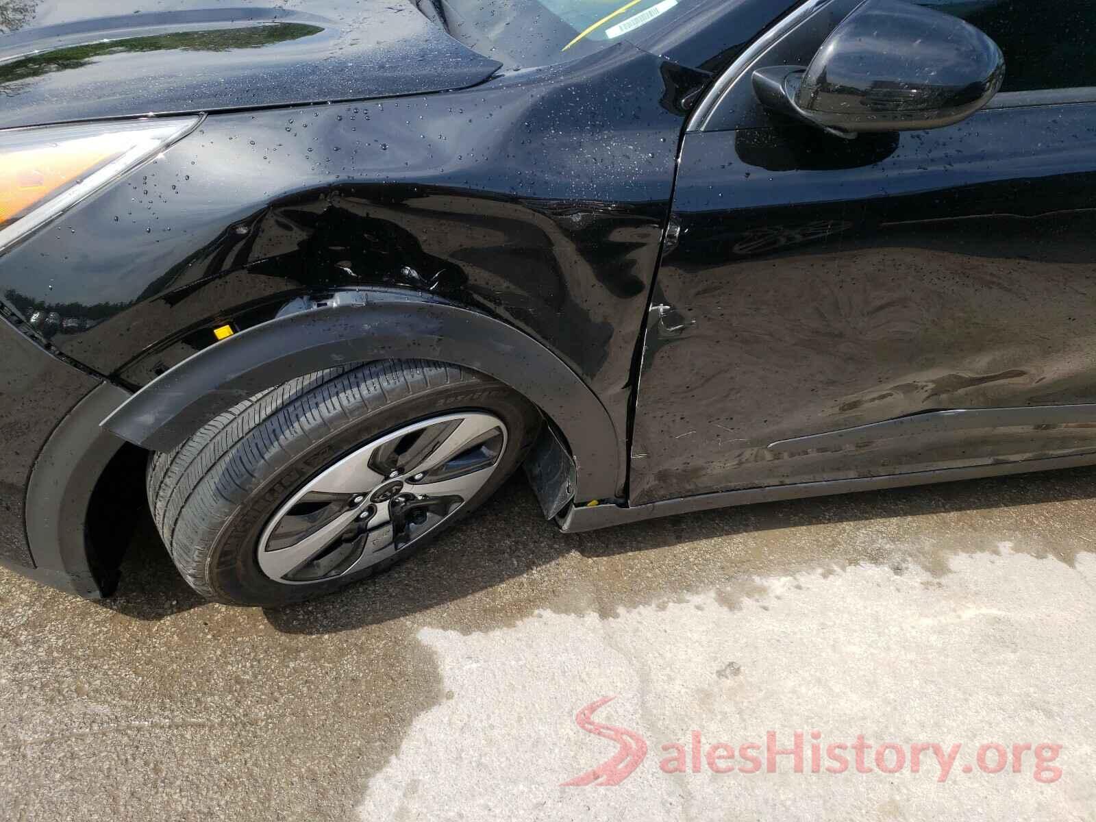 KNDCB3LC8J5204595 2018 KIA NIRO