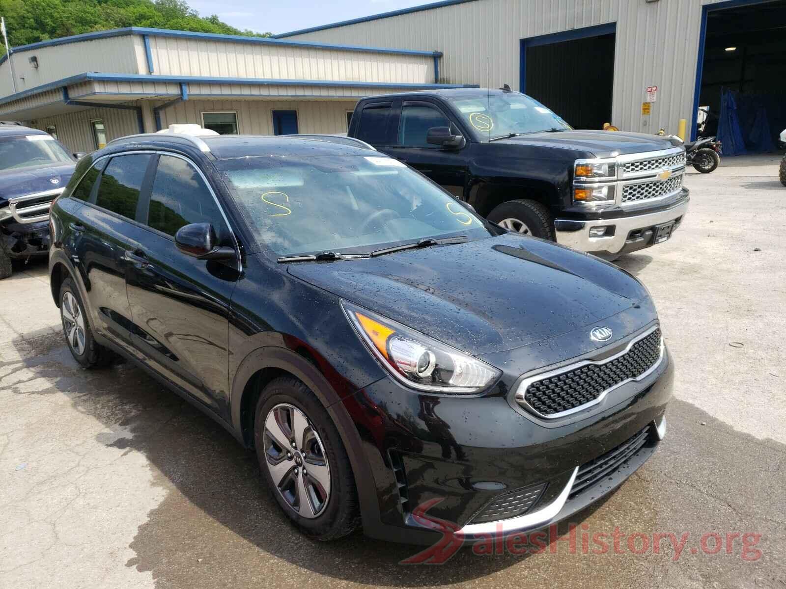 KNDCB3LC8J5204595 2018 KIA NIRO