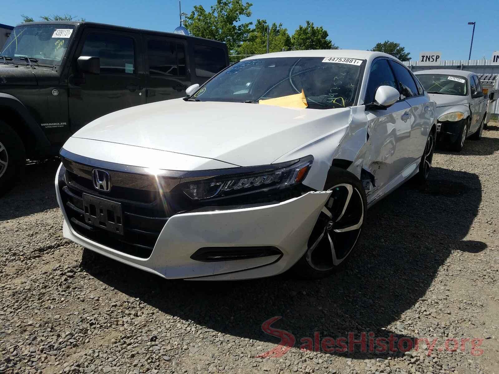 1HGCV1F33JA057697 2018 HONDA ACCORD