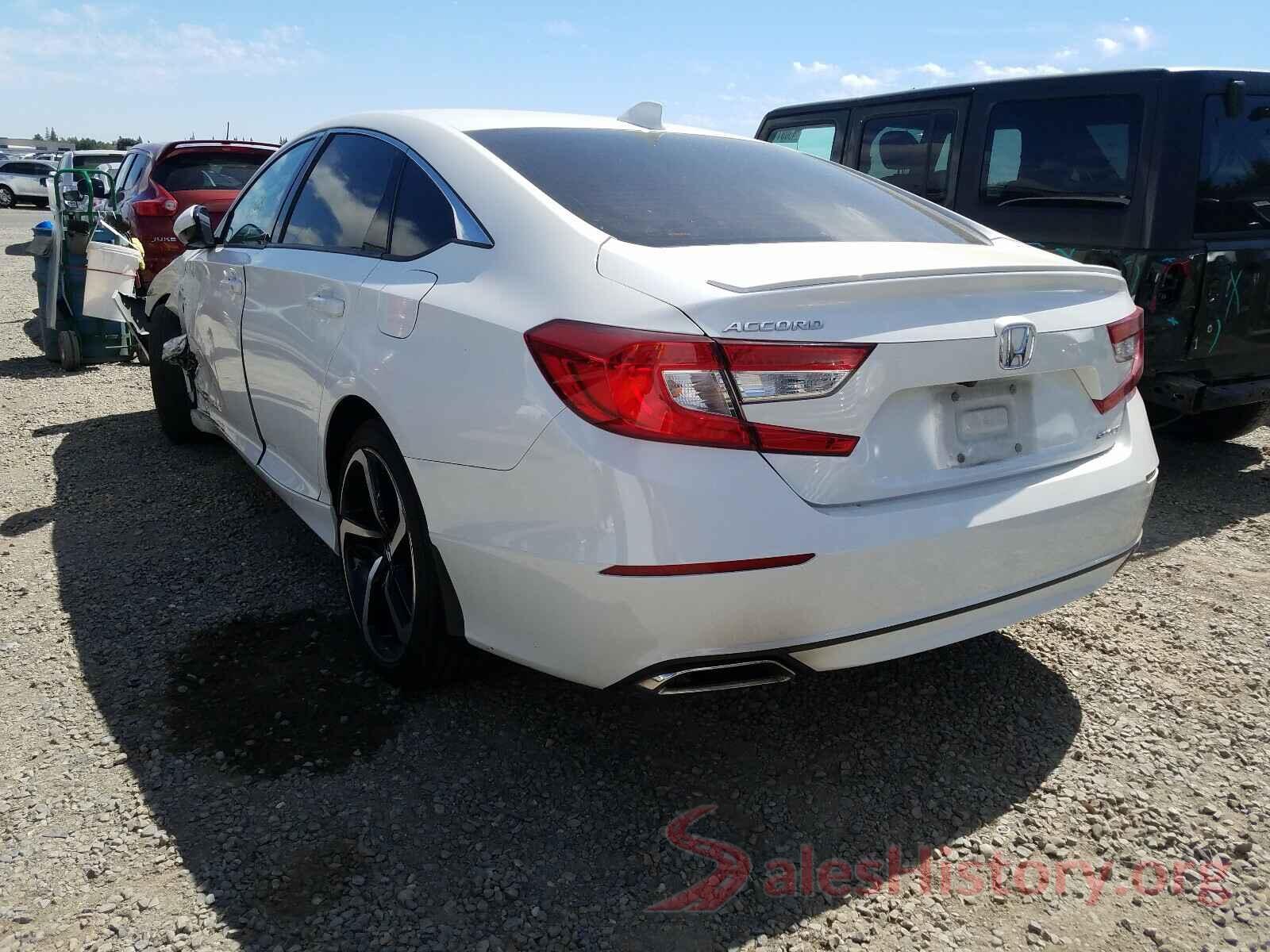 1HGCV1F33JA057697 2018 HONDA ACCORD