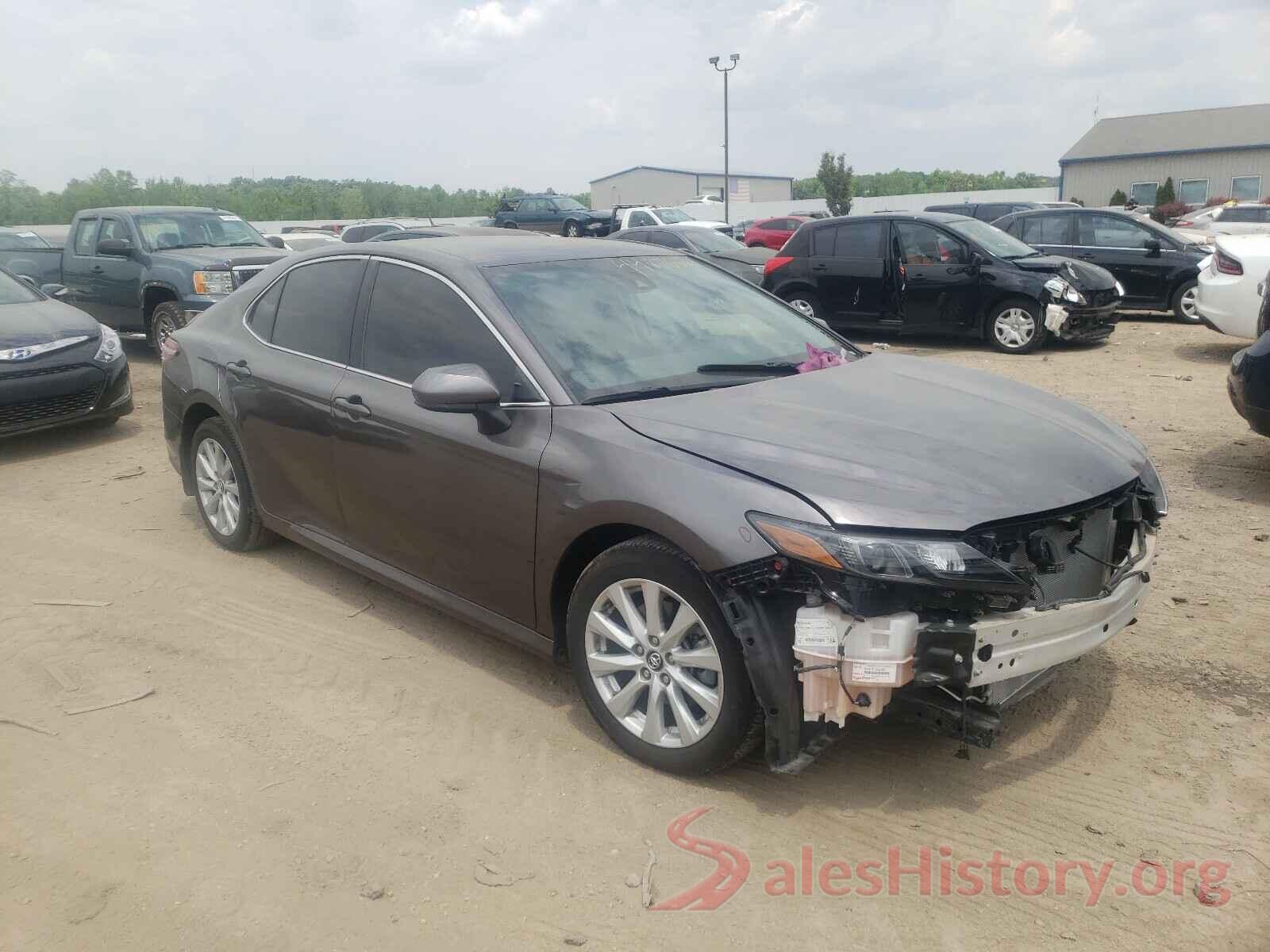 4T1B11HKXKU213806 2019 TOYOTA CAMRY