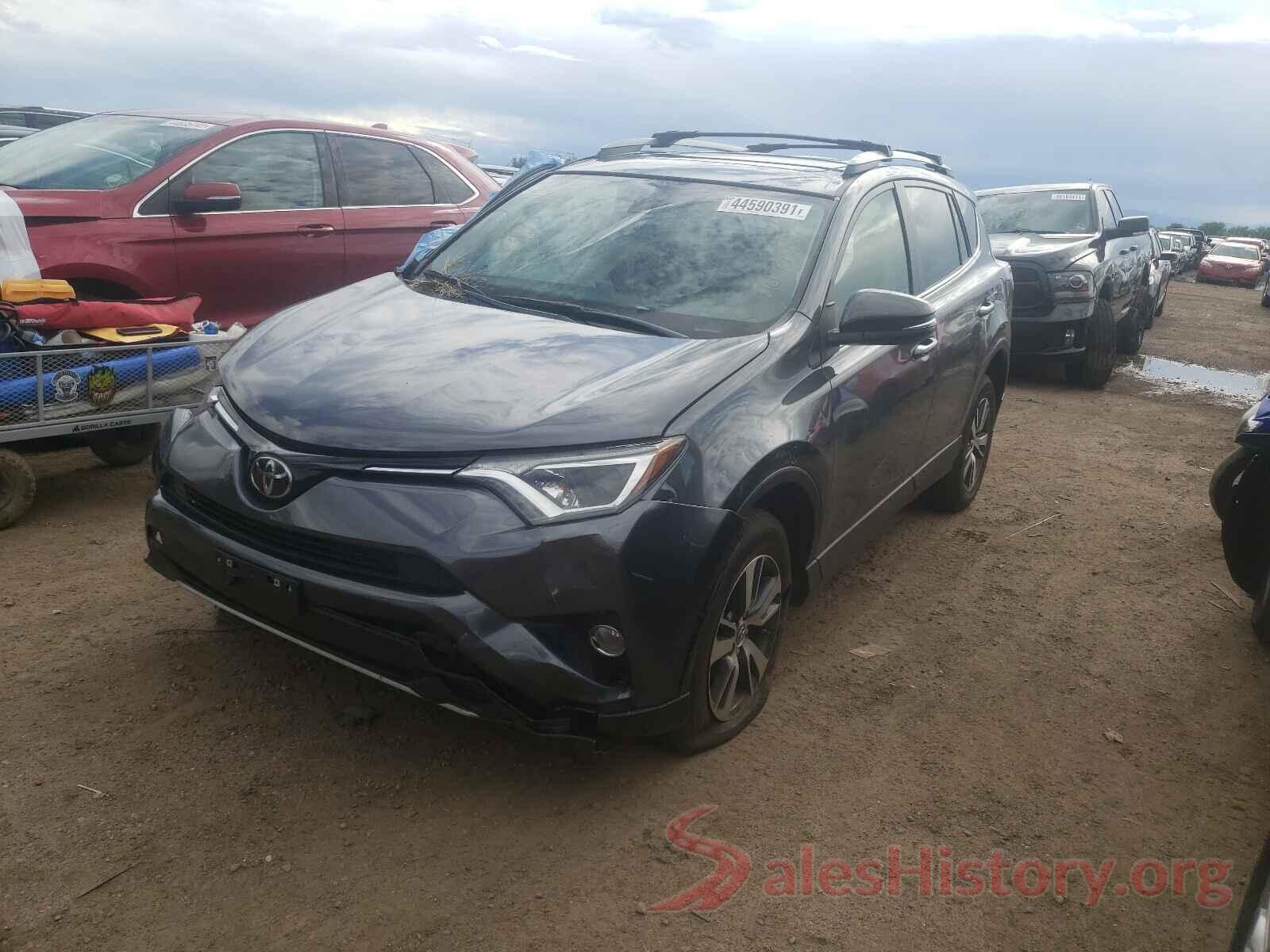 JTMRFREV7JD257472 2018 TOYOTA RAV4