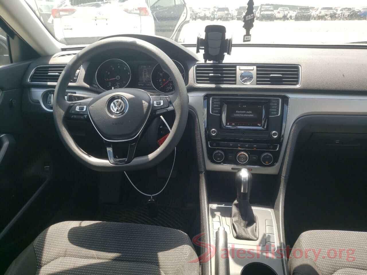 1VWAT7A38HC048706 2017 VOLKSWAGEN PASSAT