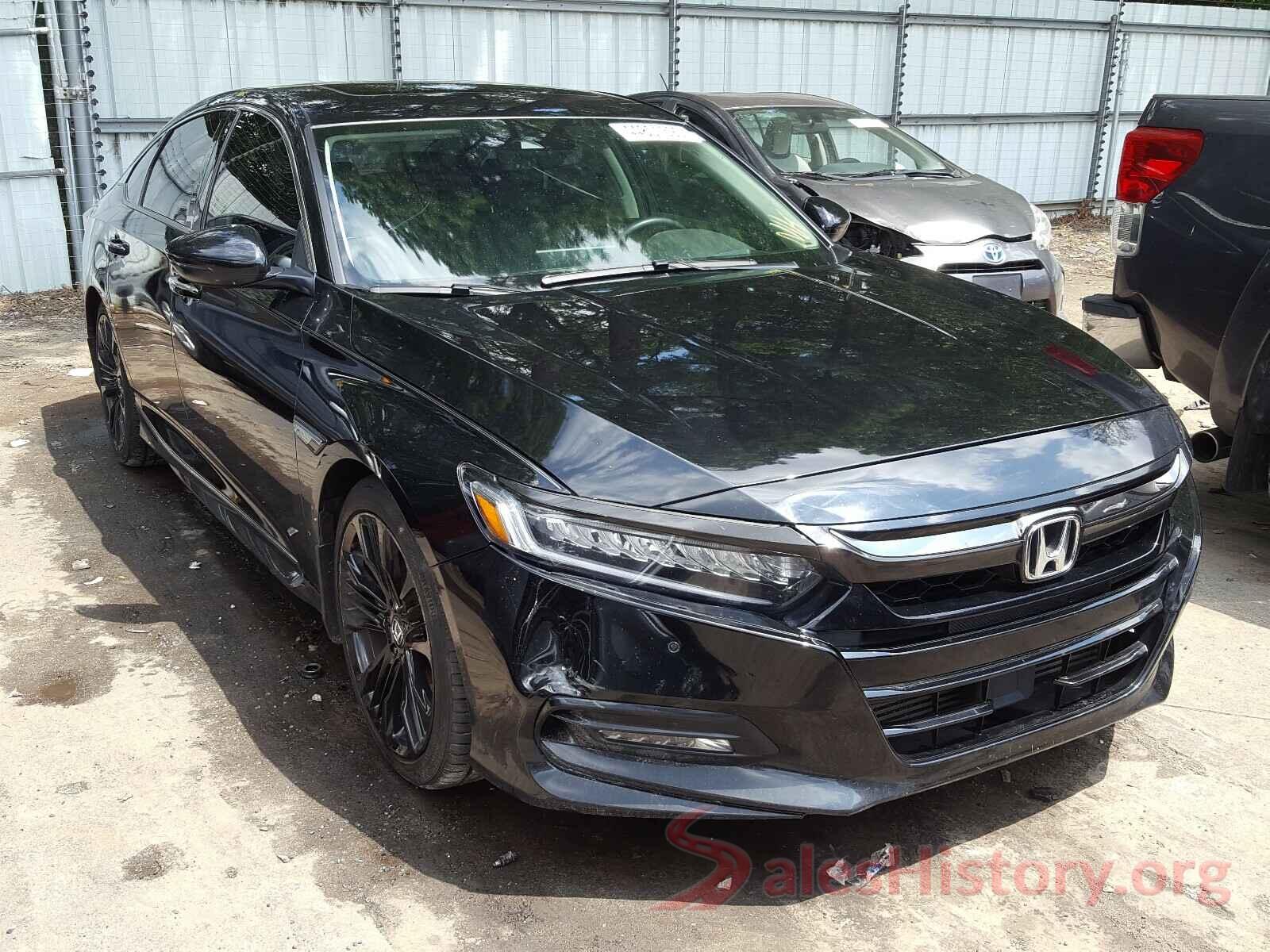 1HGCV2F95JA031824 2018 HONDA ACCORD