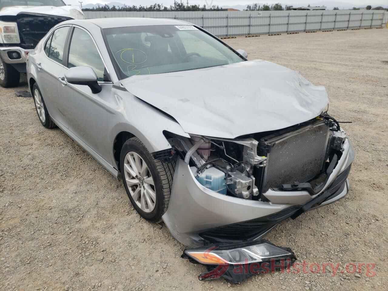 4T1B11HK4JU083956 2018 TOYOTA CAMRY