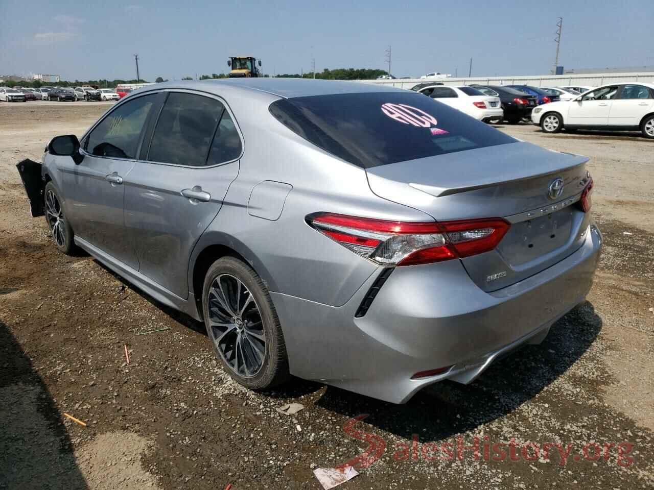 4T1B11HK5JU158261 2018 TOYOTA CAMRY